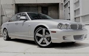 2009 Jaguar XJ-Series XJR Sedan