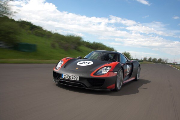2014 Porsche 918 Spyder - Action Front 3/4 - 4
