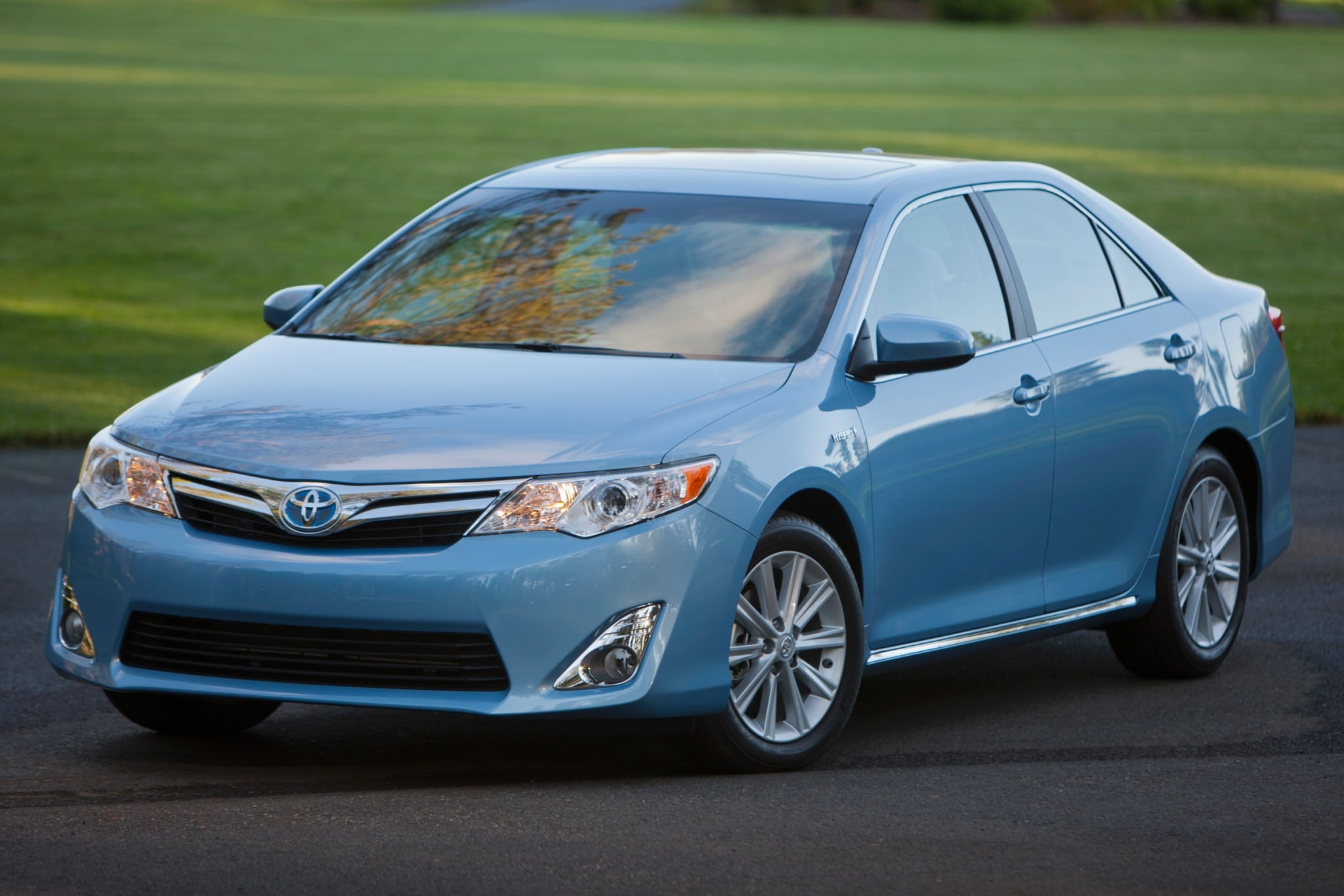 2013 toyota camry hybrid sedan xle fq oem 3 2048
