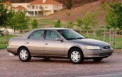 2001 Toyota Camry LE 4dr Sedan