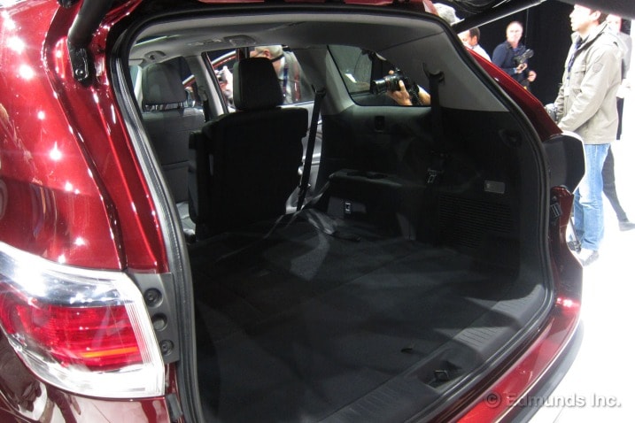 2014_toyota_highlander_crg_13-ny-as_32713_717.jpg