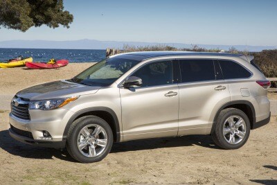 New 2016 Toyota Highlander Le Plus
