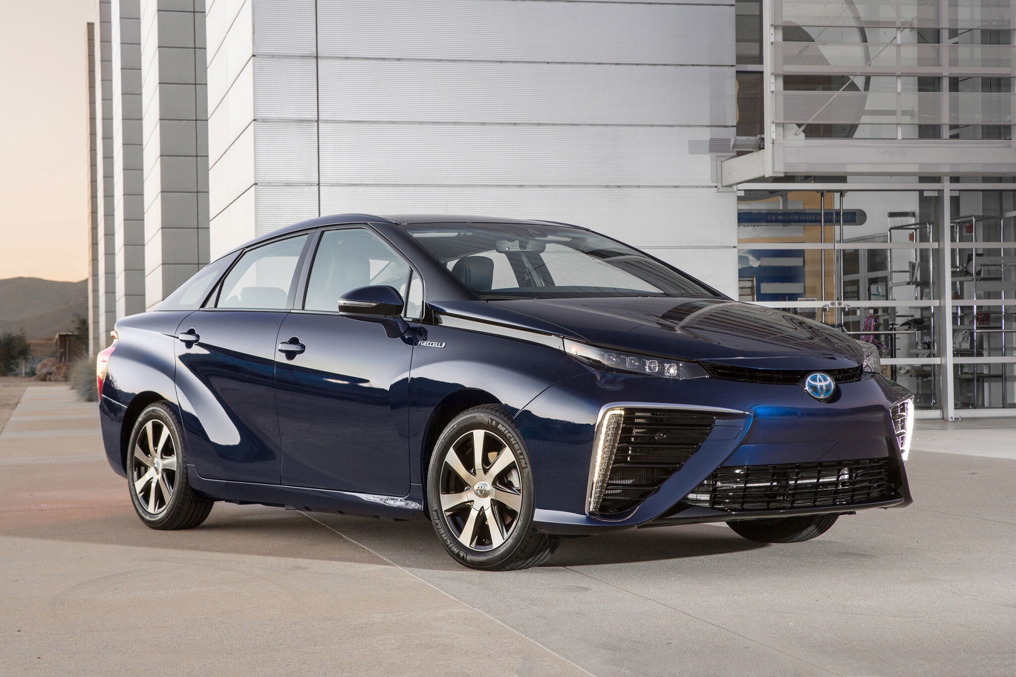 2017 toyota mirai sedan base fq oem 1 2048