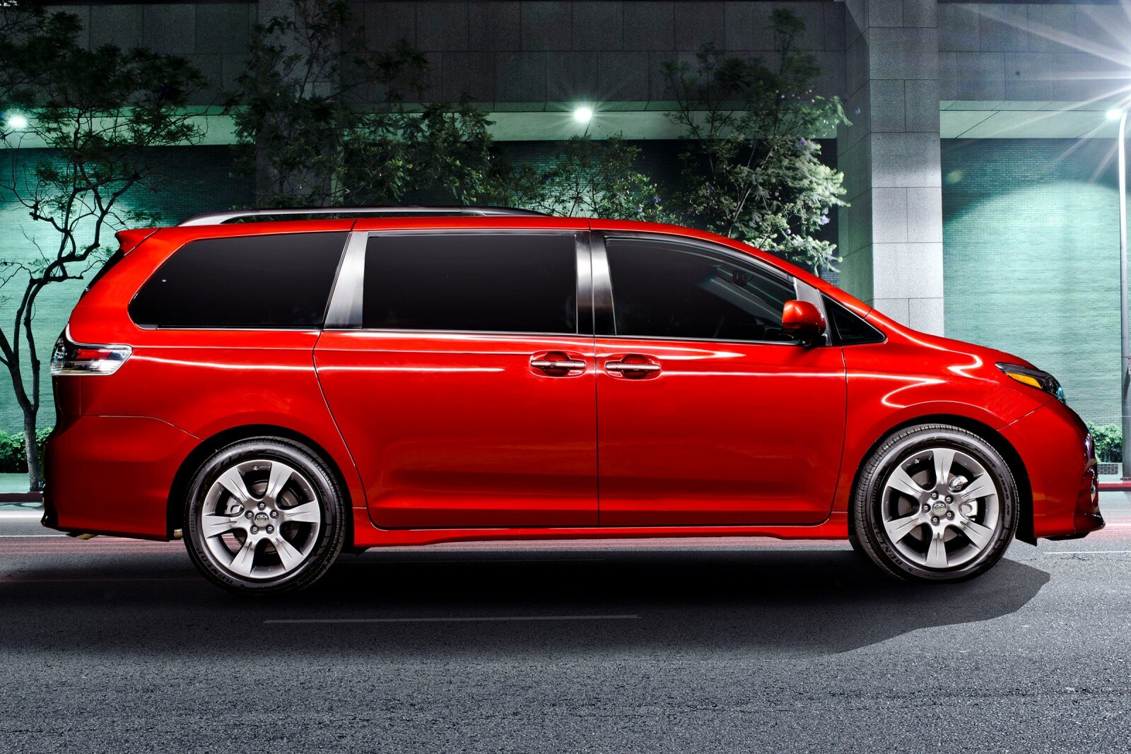 new 2015 Toyota Sienna 8 Passenger V6 LE 965 Arnele Ave, El Cajon, CA