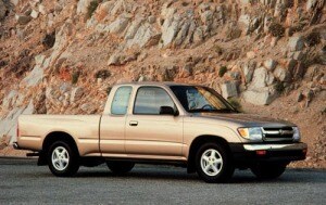 2000 Toyota Tacoma 2 Dr STD Extended Cab SB