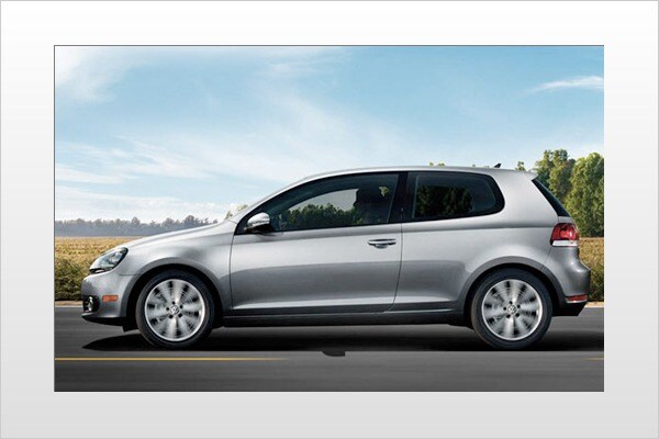 2010 Volkswagen Golf Picture