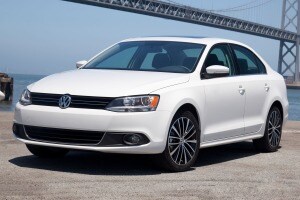 Top 10 Least Expensive Midsize Sedans for 2013 Top 10 Least Expensive Midsize Sedans for 2013