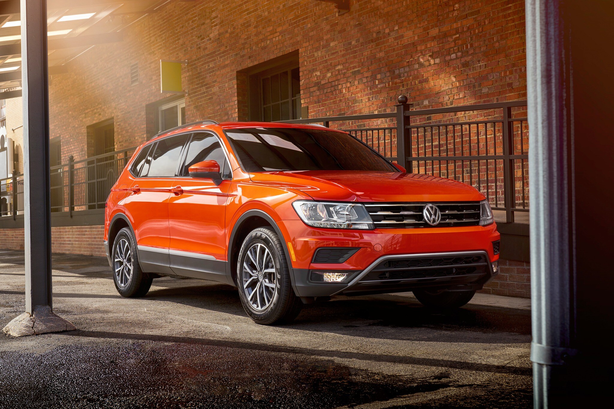2018 volkswagen tiguan 4dr suv se fq oem 1 2048
