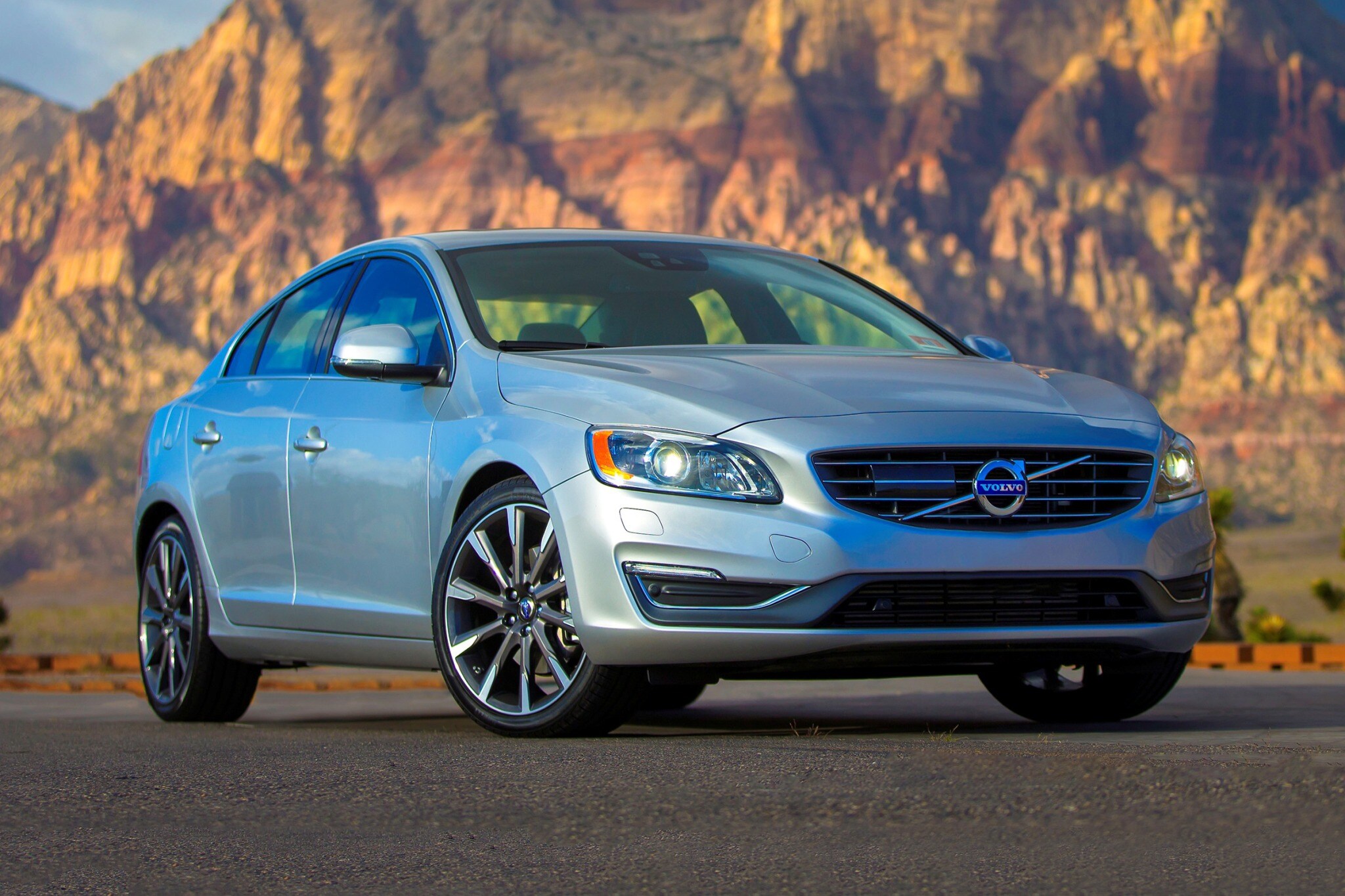 2018 volvo s60 sedan t5 inscription platinum fq oem 1 2048