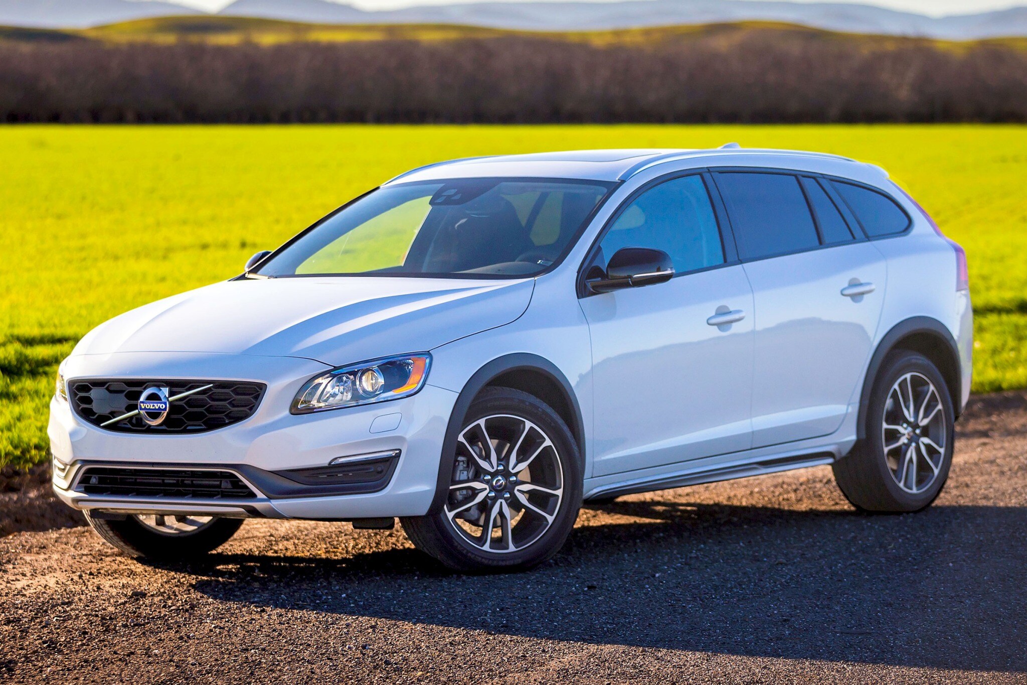 2016 volvo v60 cross country wagon t5 platinum fq oem 1 2048