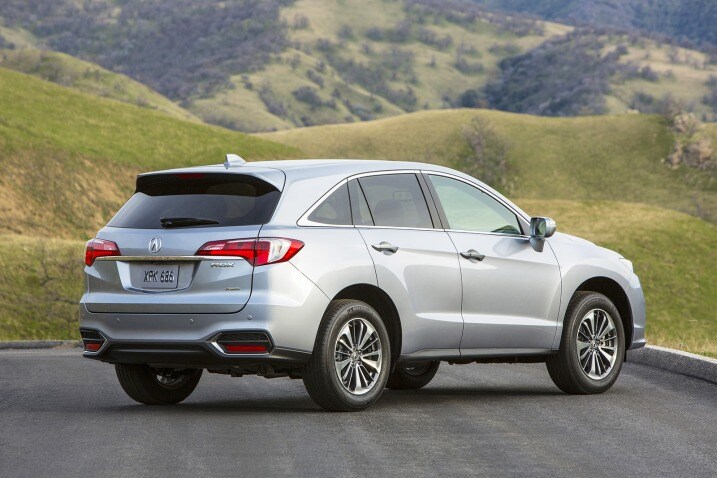 Safest 2016 Suvs Edmunds If You Re Ping For An Suv Safety Is Undoubtedly High On Your List Of Must Have Features But It S Not Always Easy To Sort Out Which Suvs Are The Very