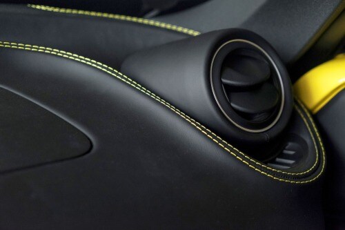 2015 Alfa Romeo 4C Spider Coupe Interior Detail