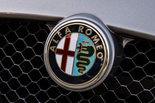 2016 Alfa Romeo 4C Base Coupe Front Badge