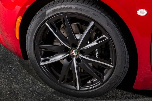 2016 Alfa Romeo 4C Base Coupe Wheel