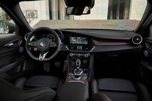 2024 Alfa Romeo Giulia Quadrifoglio Super Sport Sedan Dashboard
