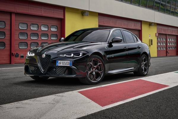Trunk Ledge Kit | ALFA ROMEO GIULIA QUADRIFOGLIO 2024 Trunk Ledge Kit | ALFA ROMEO GIULIA QUADRIFOGLIO 2024