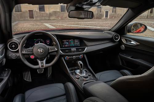 2024 Alfa Romeo Giulia Quadrifoglio Sedan Dashboard