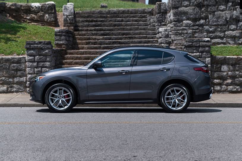 2018 Alfa Romeo Stelvio Pictures 233 Photos Edmunds