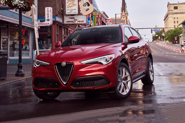 2020 Volvo Xc40 Vs 2019 Alfa Romeo Stelvio