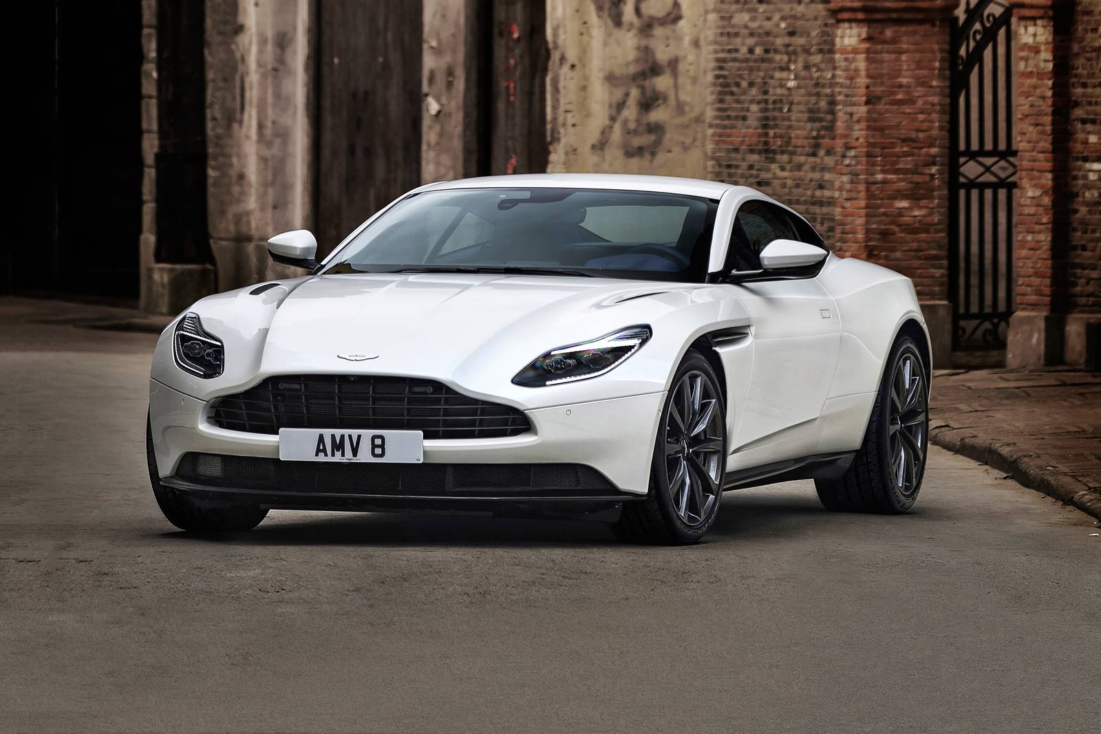 2019 Aston Martin DB11 Review & Ratings | Edmunds