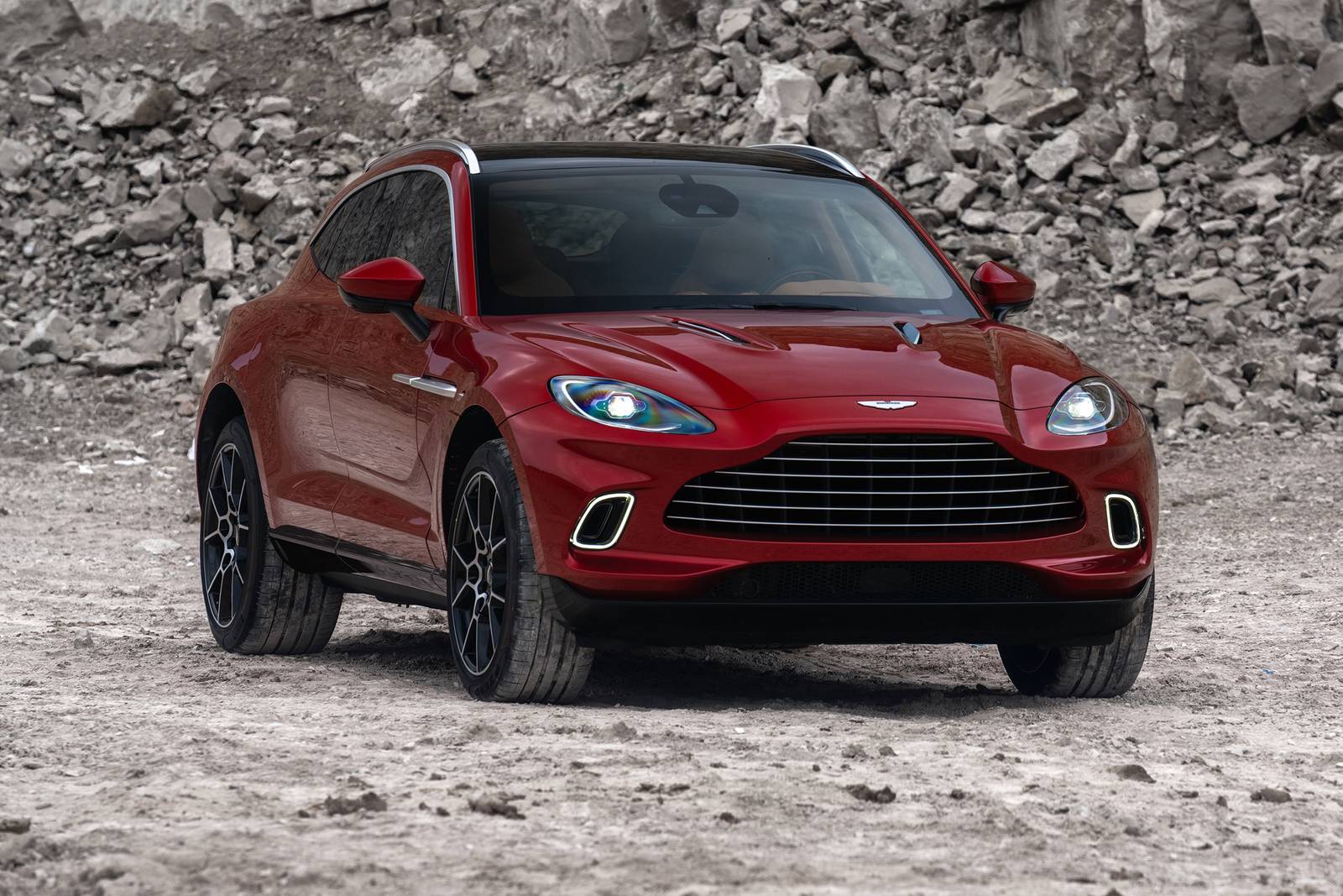 2022 Aston Martin DBX Review \u0026 Ratings | Edmunds, image size:1600x1067