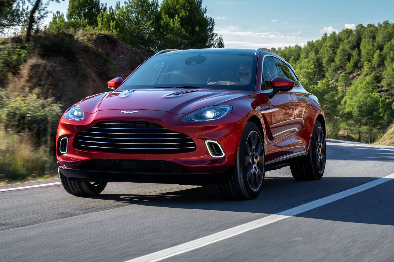 Aston Martin DBX セーフティカー 2021 2021 Aston Martin DBX AWD Features and Specs