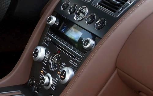 2010 Aston Martin V8 Vantage Center Console