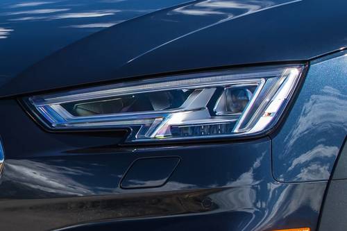 2018 Audi A4 allroad 2.0 TFSI Prestige quattro w/Prod. End 6/18 Wagon Headlamp Detail