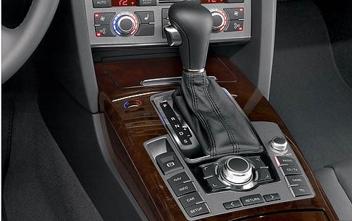 2007 Audi A6 3.2 Avant quattro Center Console