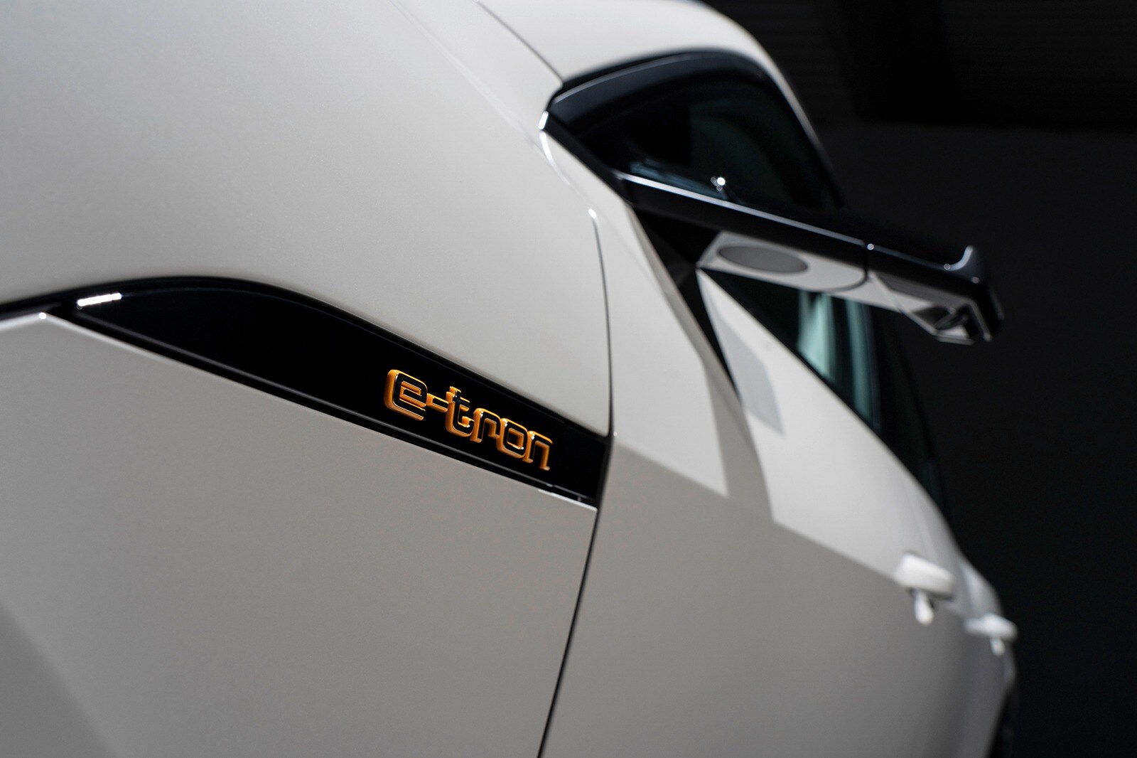 Should The 2019 Audi E Tron Be Your Next Car Edmunds