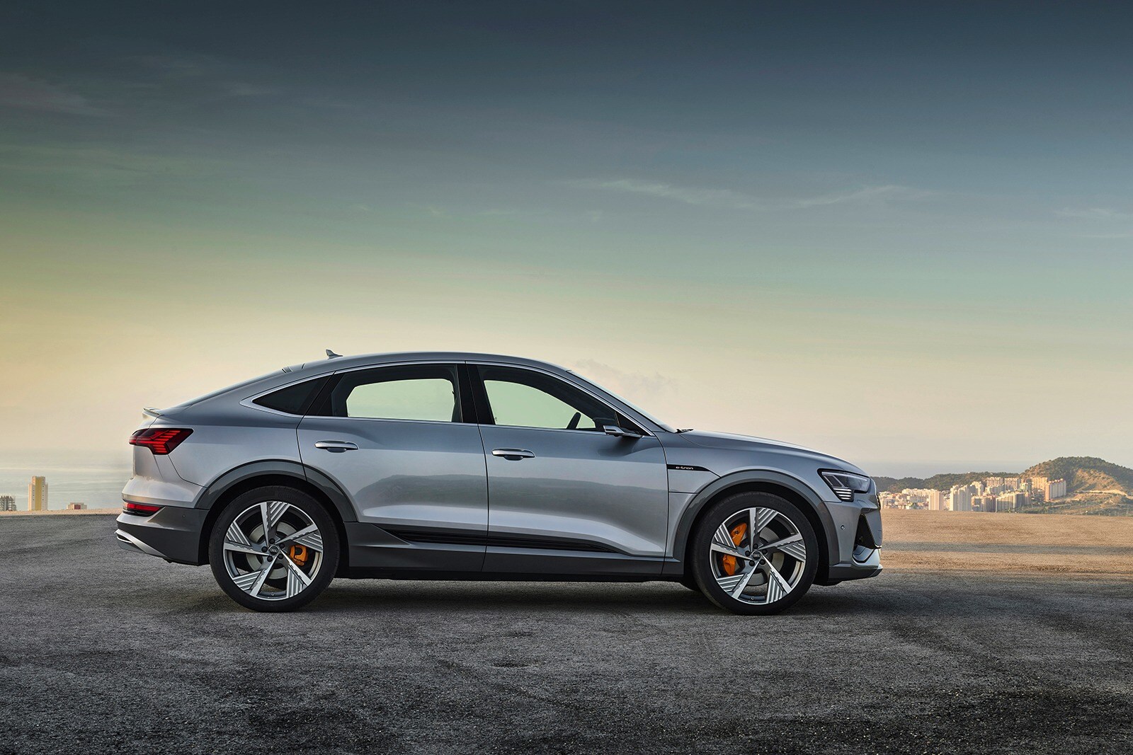 2020 Audi e-tron Sportback - Profile 2020 Audi e-tron Sportback - Profile