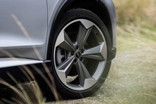 2025 Audi Q4 Sportback e-tron Prestige 4dr SUV Wheel
