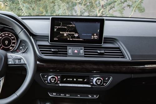 2019 Audi Q5 2.0 TFSI Prestige quattro 4dr SUV Center Console