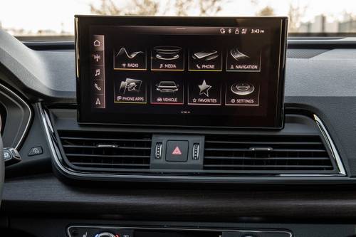 Audi Q5 Prestige S line 4dr SUV Center Console