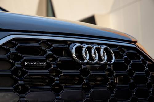 Audi Q5 Prestige S line 4dr SUV Front Badge