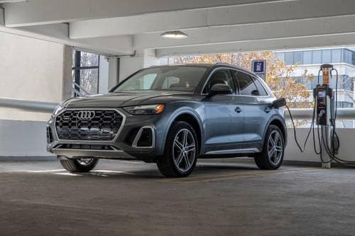 Audi Q5 Prestige S line 4dr SUV Lifestyle Exterior