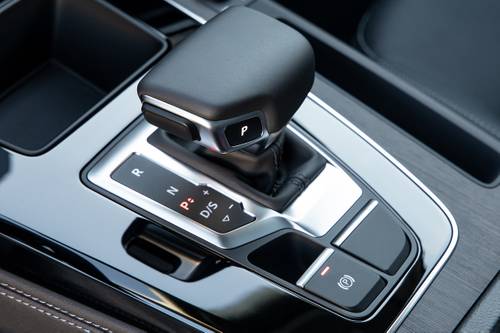Audi Q5 Prestige S line 4dr SUV Shifter