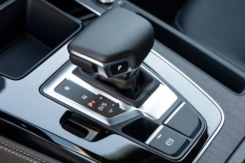 Audi Q5 Prestige S line 4dr SUV Shifter