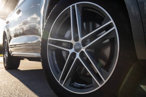 Audi Q5 Prestige S line 4dr SUV Wheel