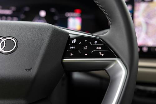 2025 Audi Q5 Prestige 4dr SUV Aux Controls