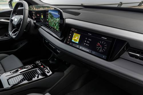 2025 Audi Q6 e-tron Prestige 4dr SUV Center Console