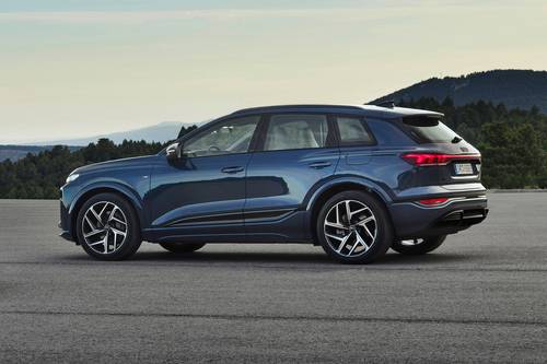 2025 Audi Q6 e-tron Prestige 4dr SUV Profile Shown