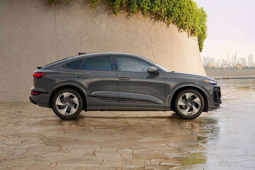 2025 Audi Q6 Sportback e-tron Prestige 4dr SUV Profile Shown