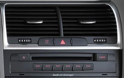 2009 Audi Q7 TDI Premium quattro Center Console