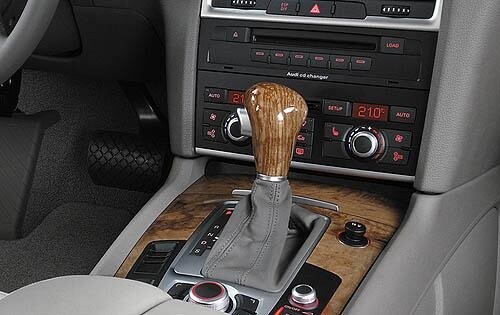 2010 Audi Q7 4.2 Prestige quattro Center Console