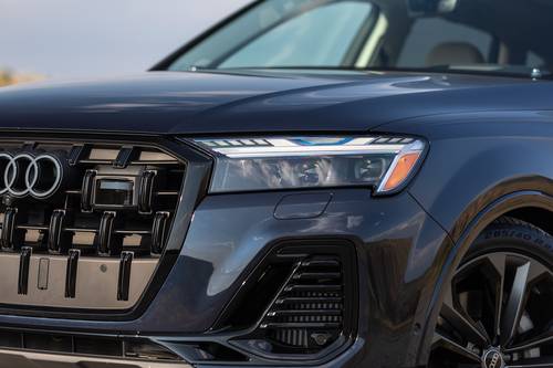 2026 Audi Q7 Premium Plus 4dr SUV Headlamp Detail