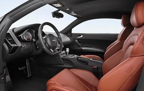 2010 Audi R8 quattro Interior
