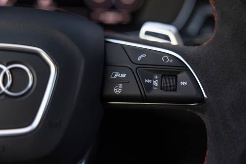 Audi RS 5 Coupe Aux Controls