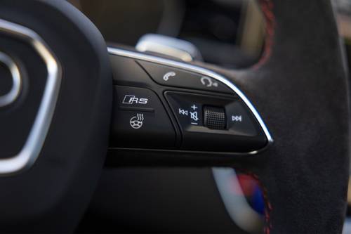 Audi RS 5 Coupe Aux Controls