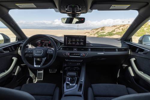 Audi RS 5 Coupe Dashboard